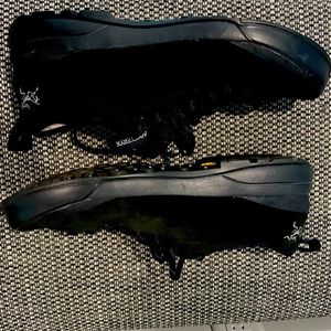 Arcteryx hiking shoes- men’s size 12